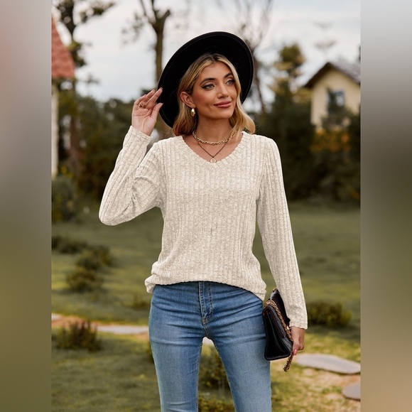 Classic Chic Ribbed V-Neck Sweater - Picture 1 of 4